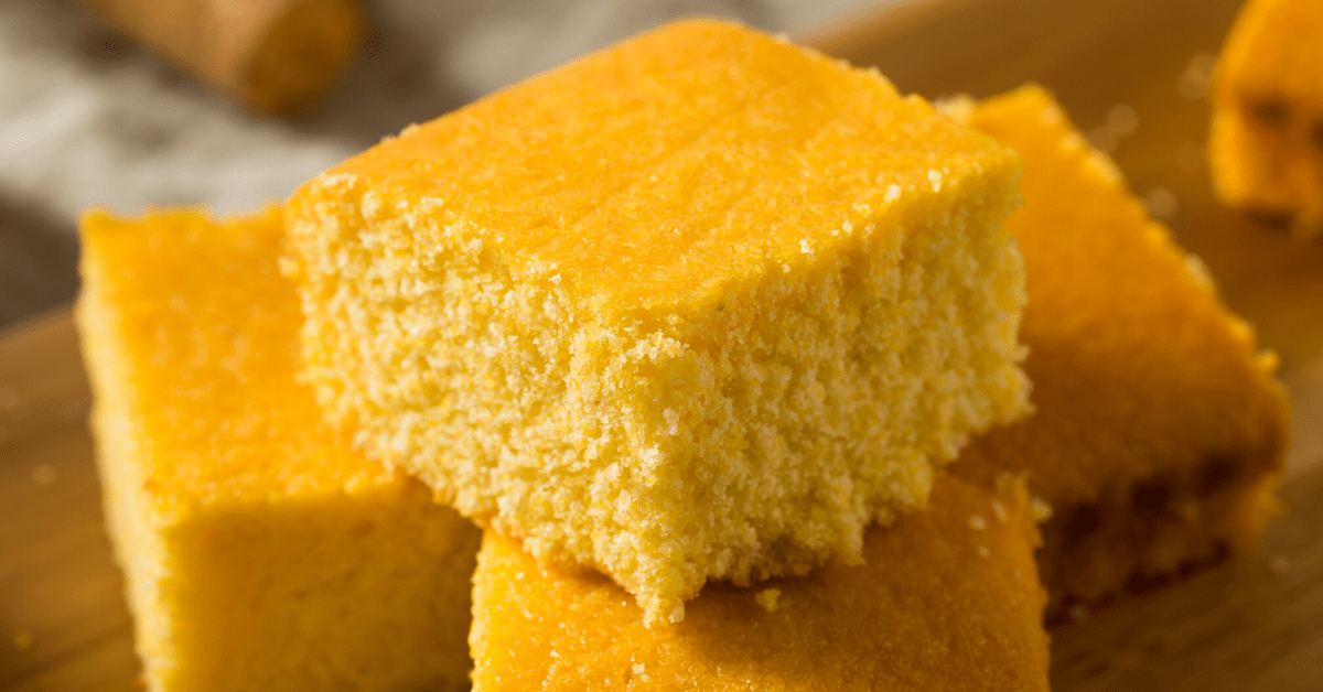 What to Eat with Cornbread: 17 Tasty Combos