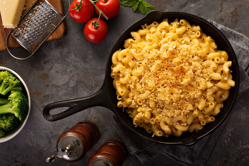 Mac and Cheese With Crumbled Cheez-Its