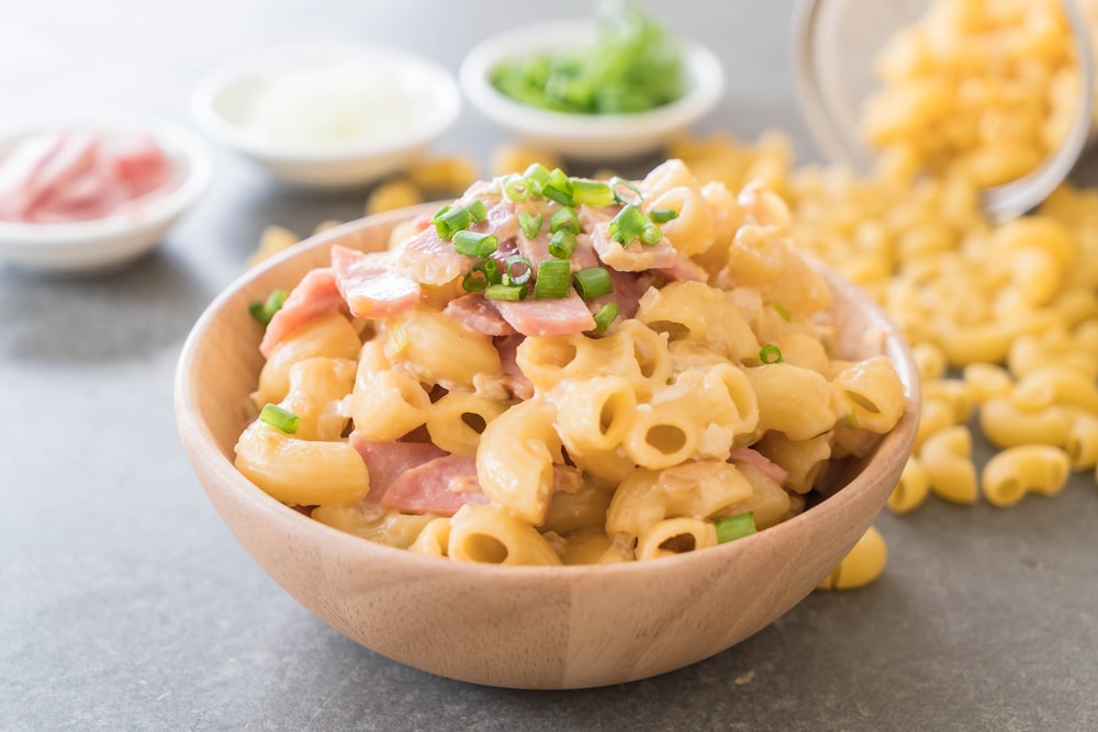 Mac and Cheese With Diced Ham