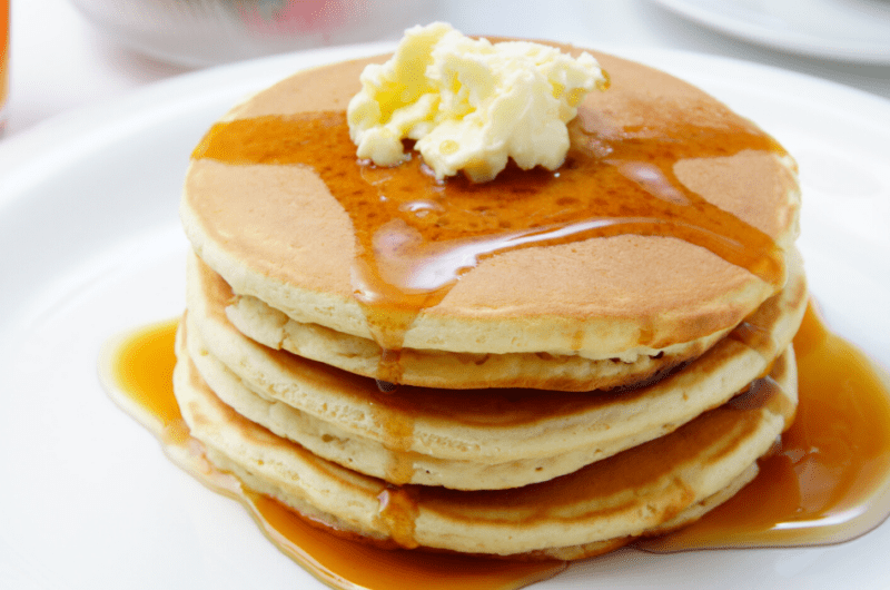 How to Reheat Pancakes (4 Simple Ways)