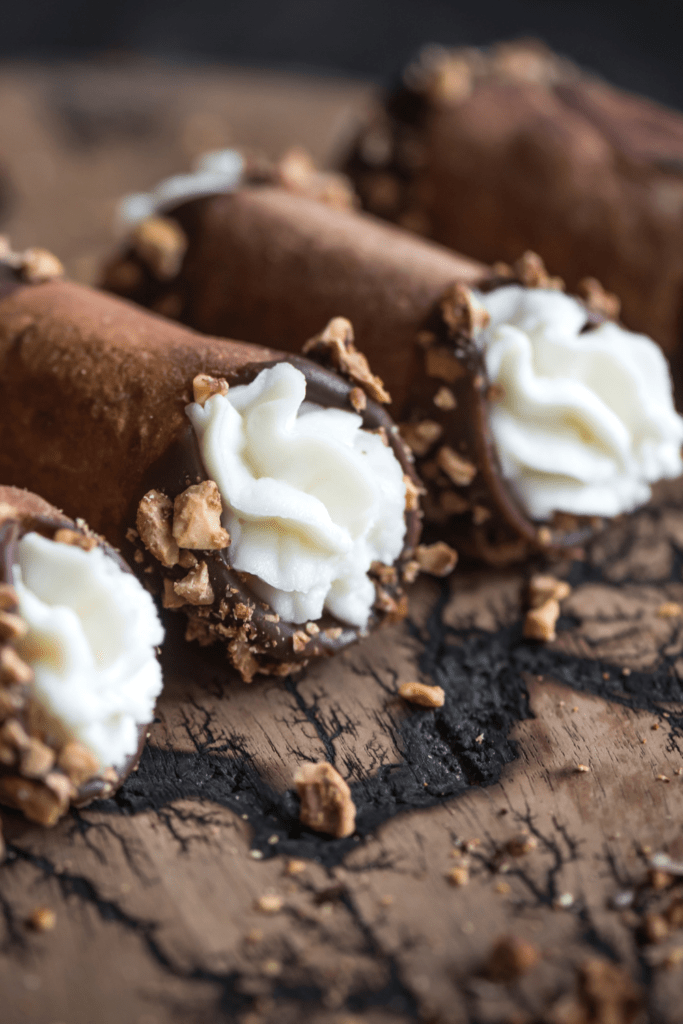 Cannolis with Almonds