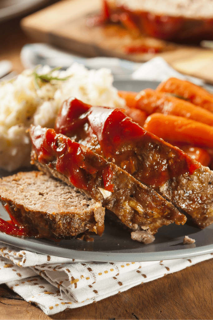 Meatloaf with Carrots and Mashed Potatoes