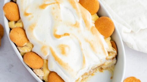 Sweet and Flavorful Banana Pudding with Vanilla Wafers and Banana Slices