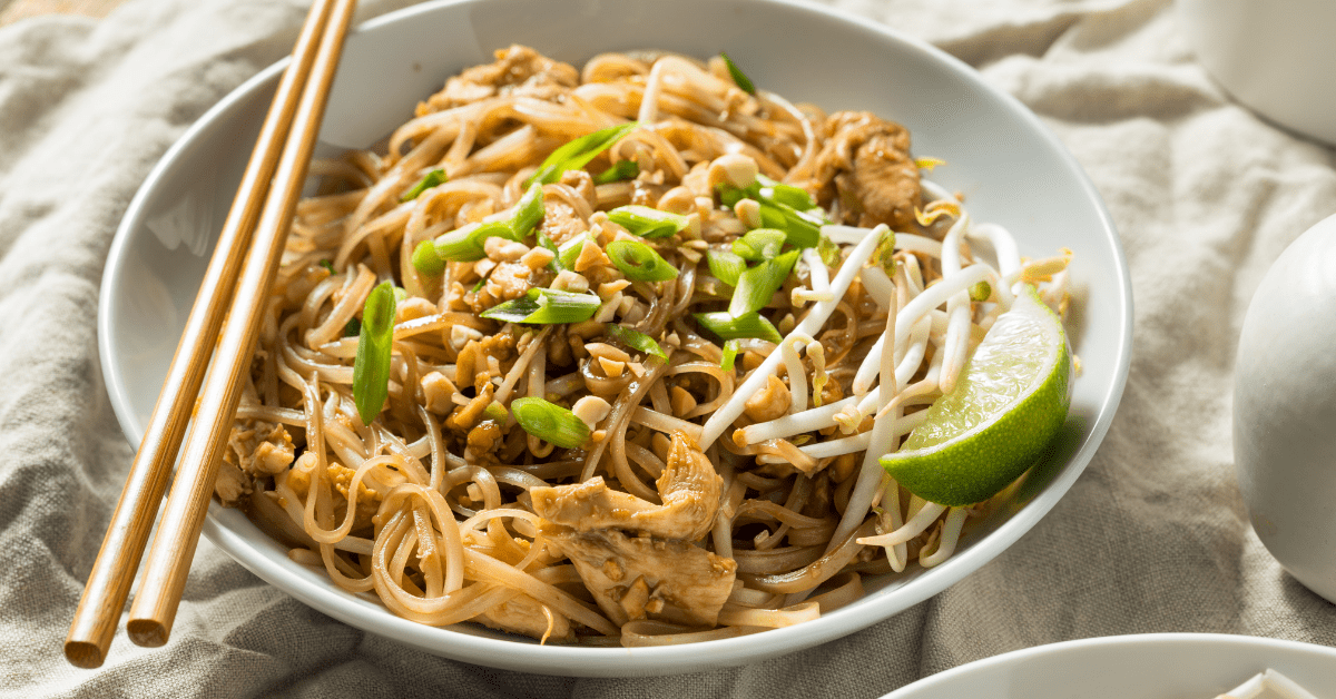Chicken Pad Thai with Bean Sprouts