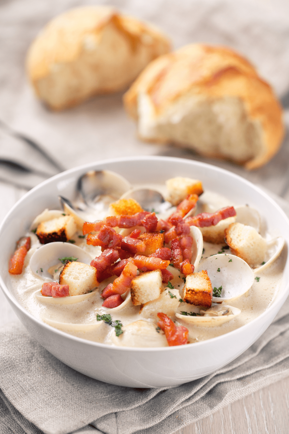 Clam Chowder with Bread Crumbs and Bacon Bits