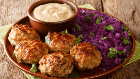 Meatballs with Red Cabbage and Dipping Sauce
