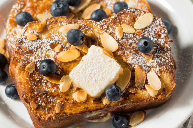 How to Reheat French Toast (4 Simple Ways)