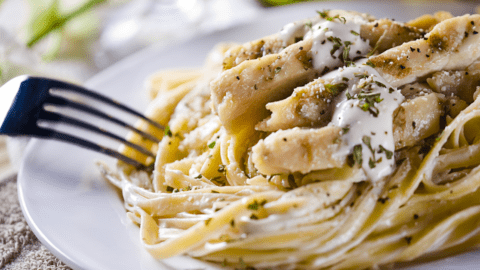 Fettucine Alfredo with Alfredo Sauce