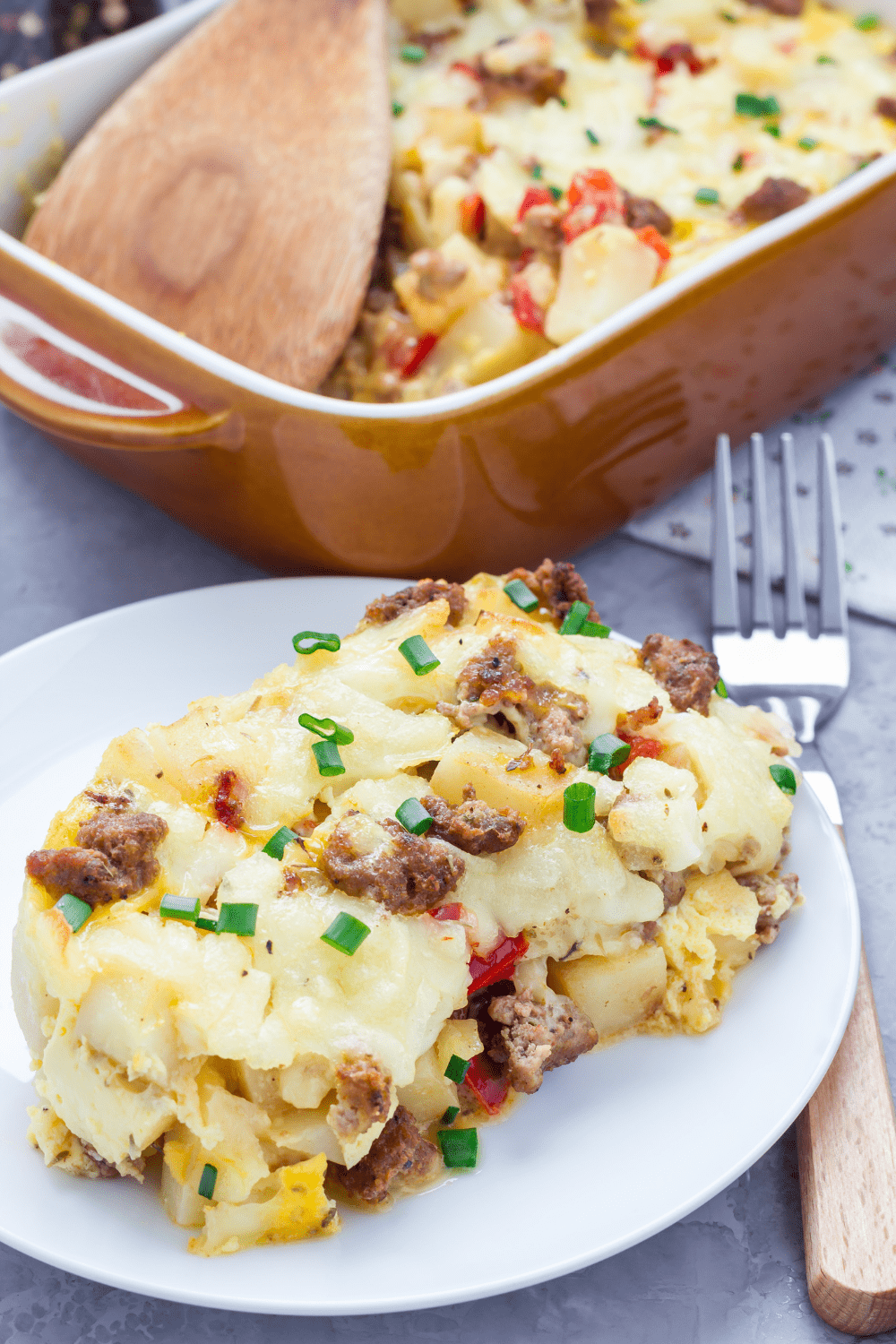 Breakfast casserole: egg, potatoes and sausages
