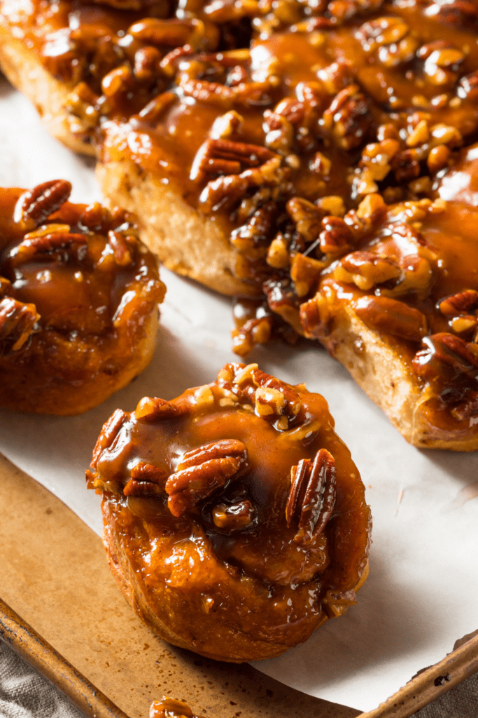 Caramelized Sticky Buns with Pecan Nuts