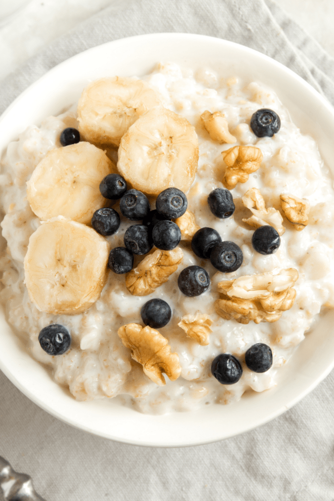 Oats with Berries and Bananas