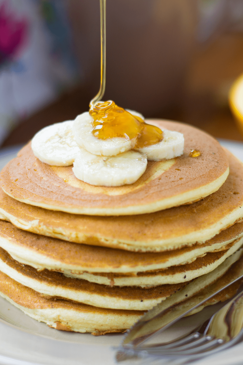 30 Easy Vegan Breakfast Recipes: Vegan Banana Pancakes with Maple Syrup
