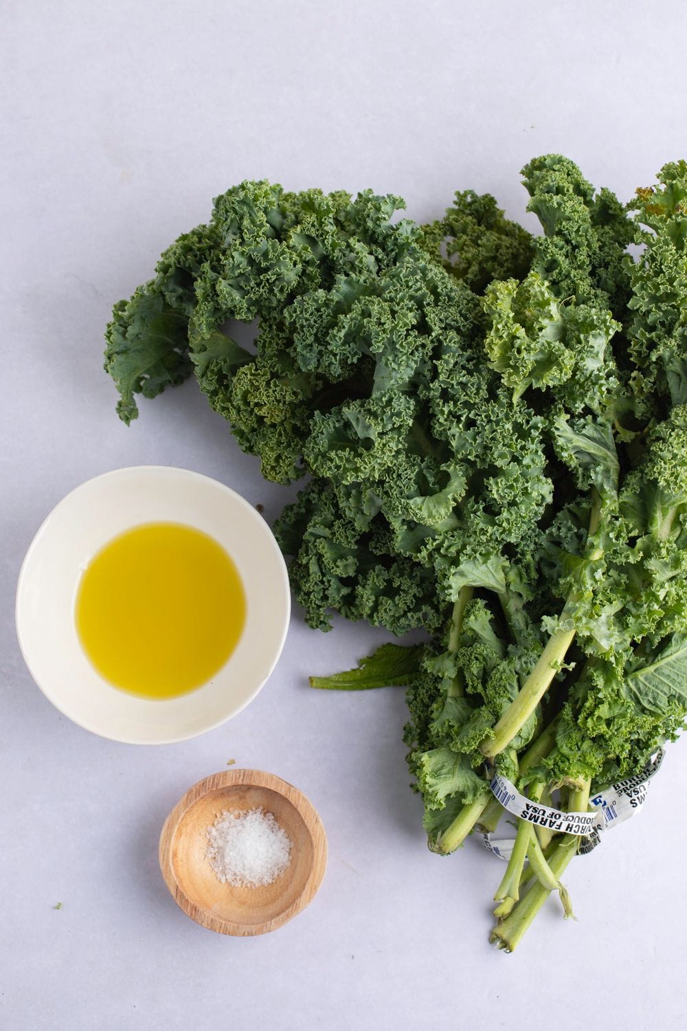 Air Fryer Kale Chips Ingredients: Kale, Oil and Salt