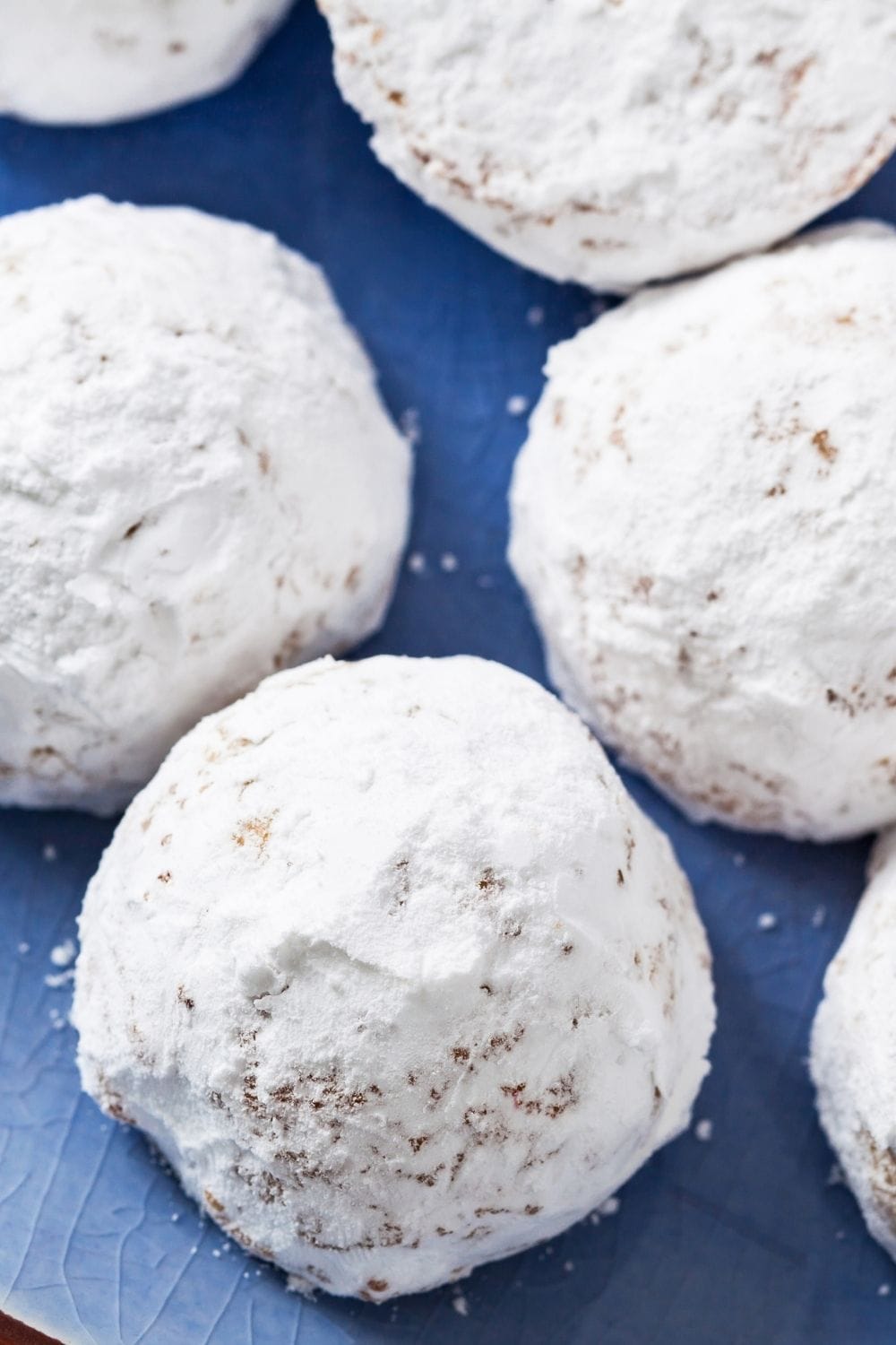 Eskimo Cookies with Powdered Sugar