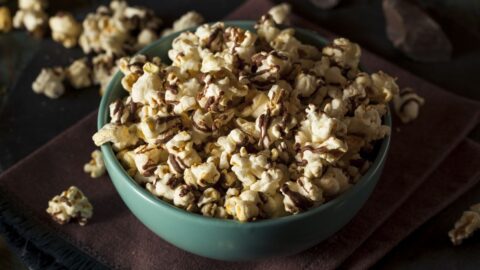 Homemade Chocolate Drizzled Caramel Popcorn