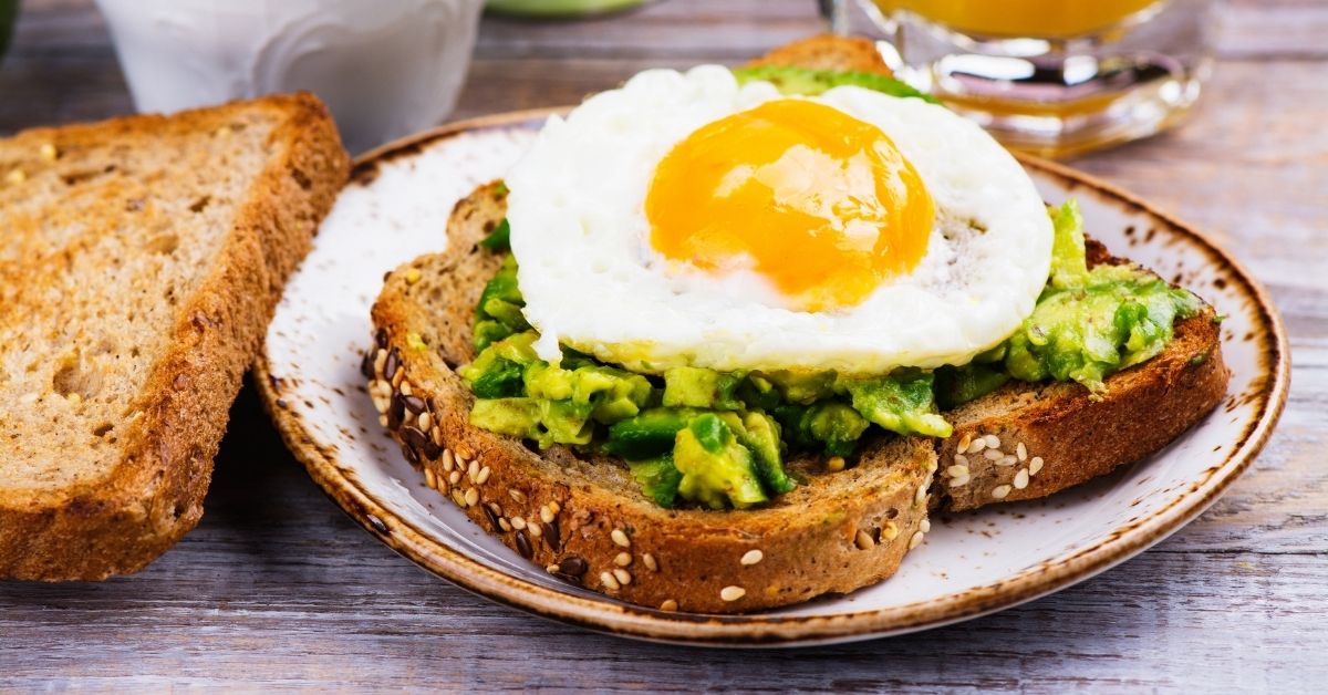 25 High-Protein Breakfast Ideas (+ Easy Recipes) - Insanely Good