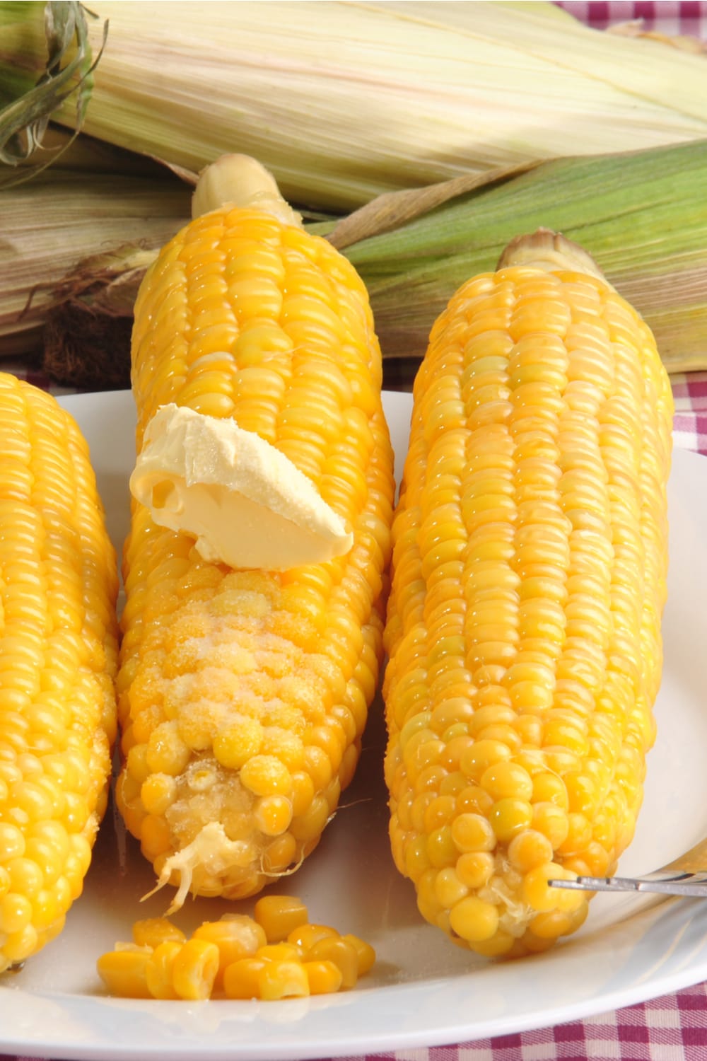 Boiled Corn on the Cob with Butter and Salt