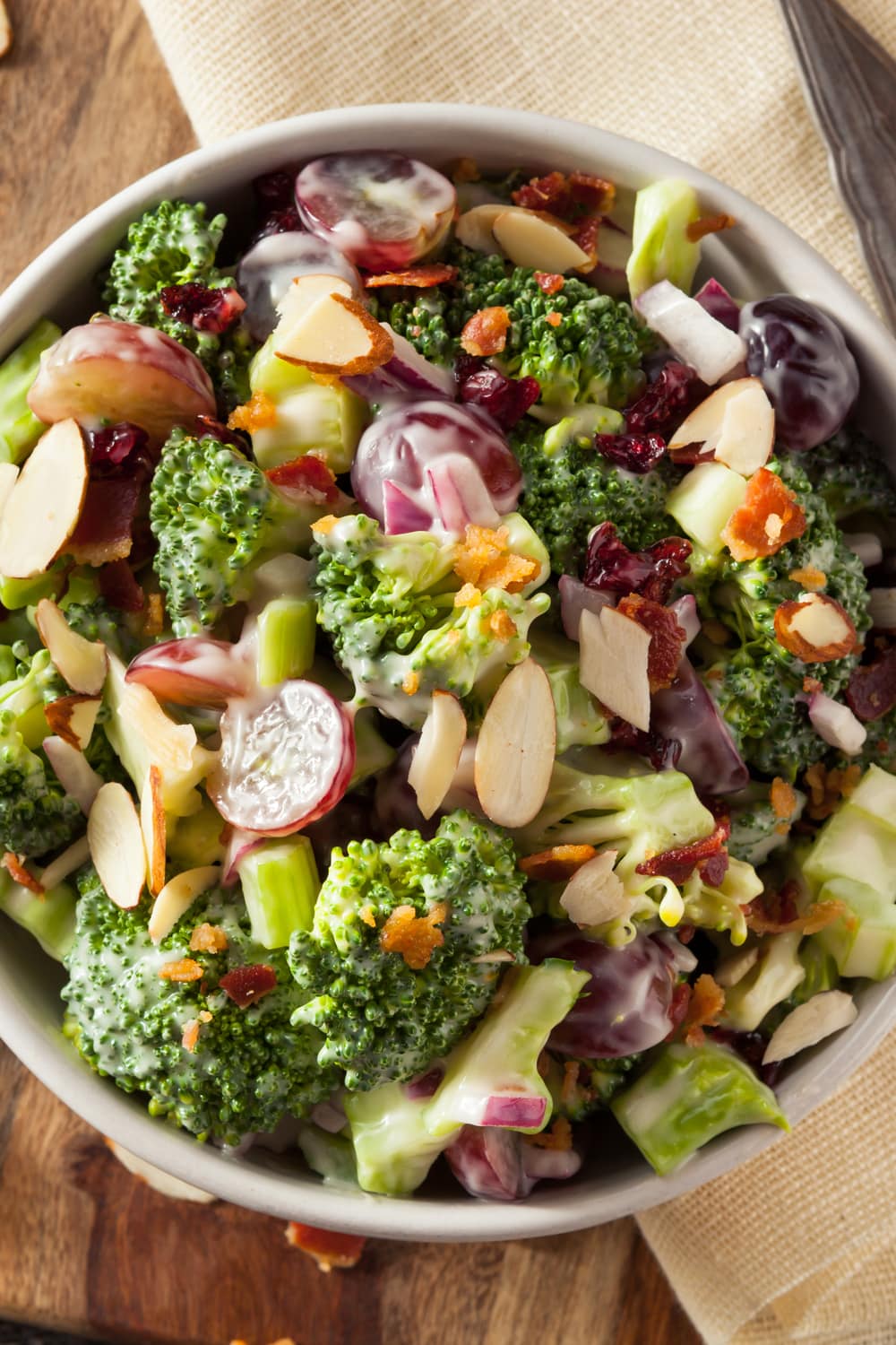 Broccoli Salad with Grapes and Onions