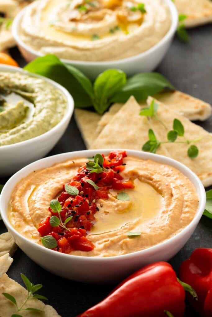 Hummus with Red Pepper and Pita Chips