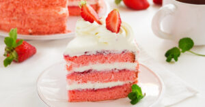 Strawberry Cake with Fresh Strawberries