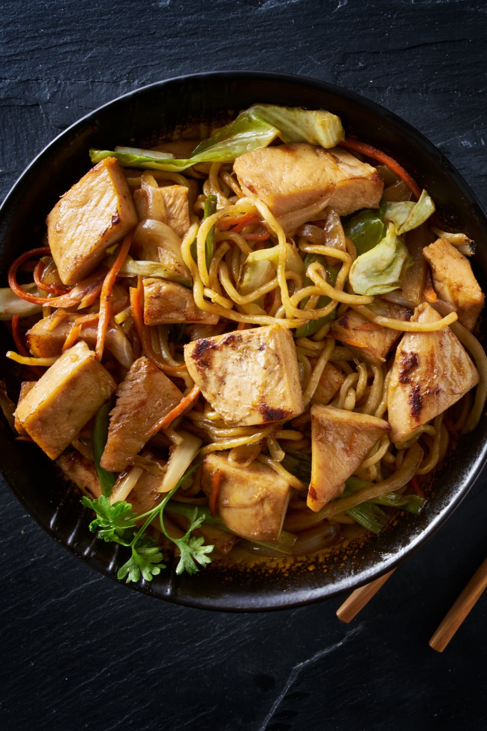 Yakisoba Chicken in a Bowl