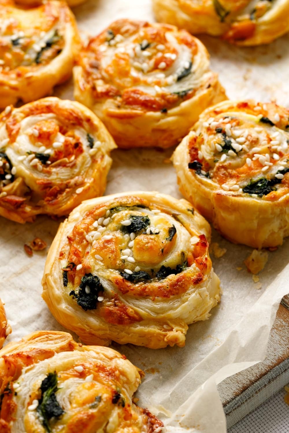 Cheesy Spinach Pinwheels Pastry with Salmon