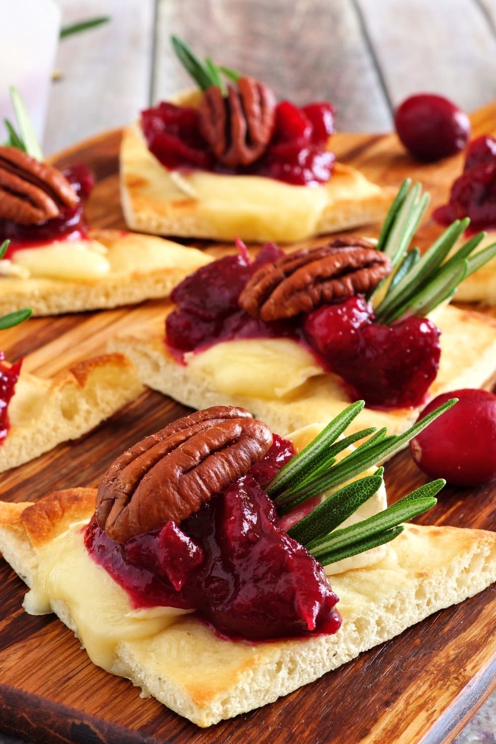 Flatbread Appetizer with Cranberry, Brie Cheese and Pecans