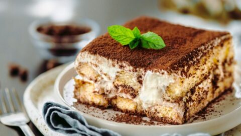 Tiramisu Cake