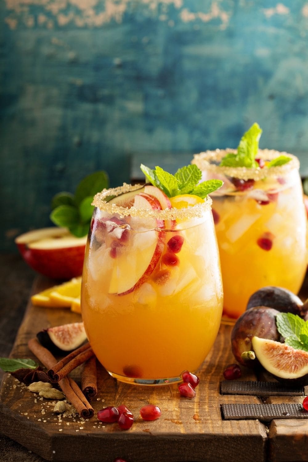 Apple and Sangria Cocktail with Figs