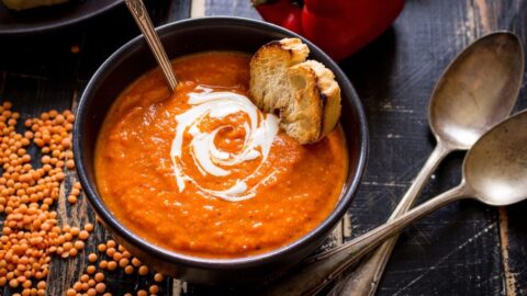Creamy Tomato Soup with Bread