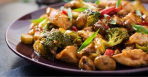 Delicious Stir-Fry Chicken with Mushrooms and Broccoli