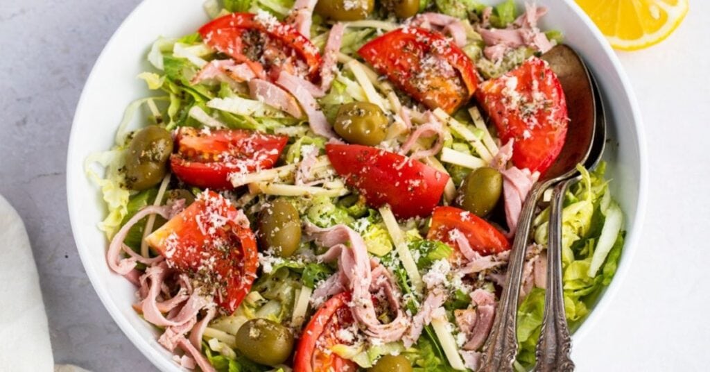 Healthy 1905 Salad: Lettuce, Tomatoes, Olives and Ham