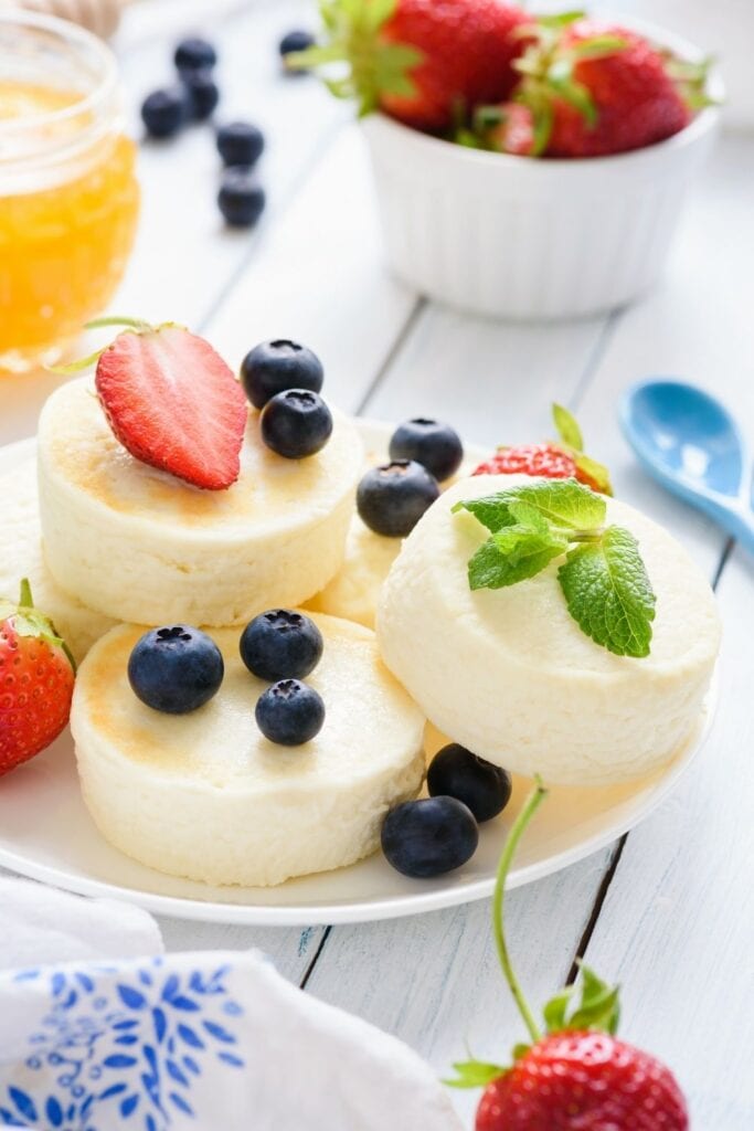 Mini Cheesecakes with Berries