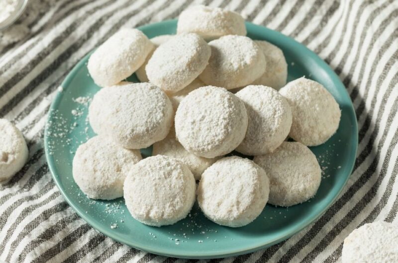 Italian Wedding Cookies (Easy Recipe)
