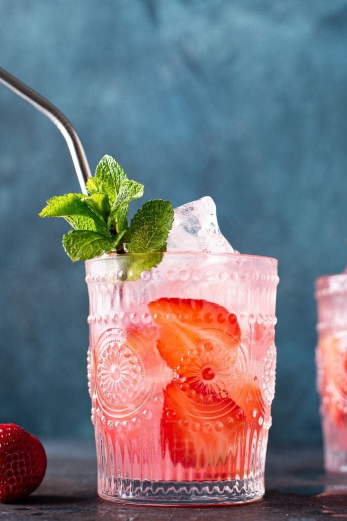 Refreshing Strawberry Cocktail with Mint - Pretty Pink Cocktail recipe for the summer