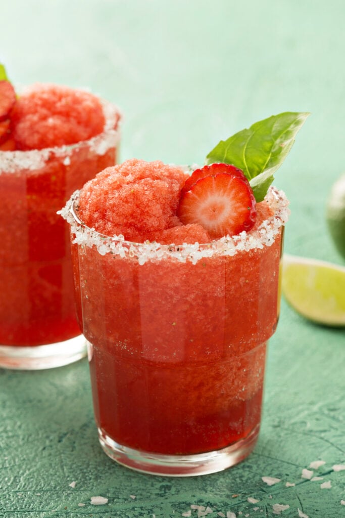 Refreshing Strawberry Margarita (Sweet frozen cocktail for the summer)
