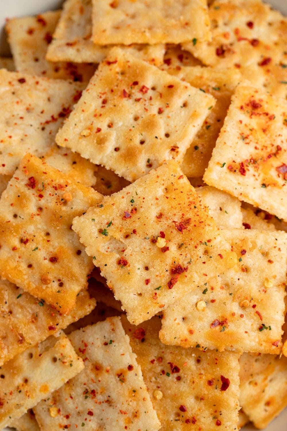 Spicy Saltine Crackers with Red Pepper Flakes