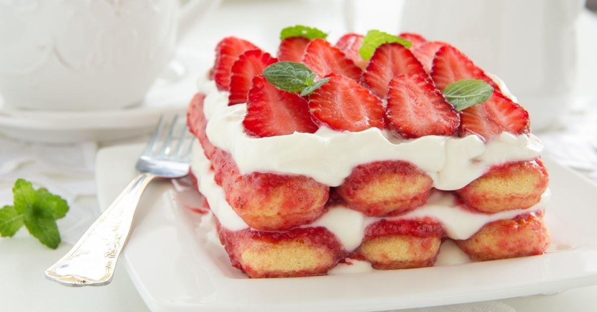 Strawberry Charlotte Cake - Kitchen Divas