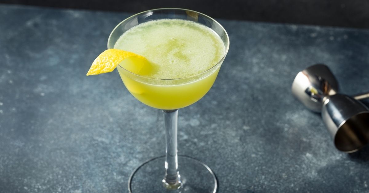 Boozy Refreshing Absinthe Cocktail with Lemon and Gin