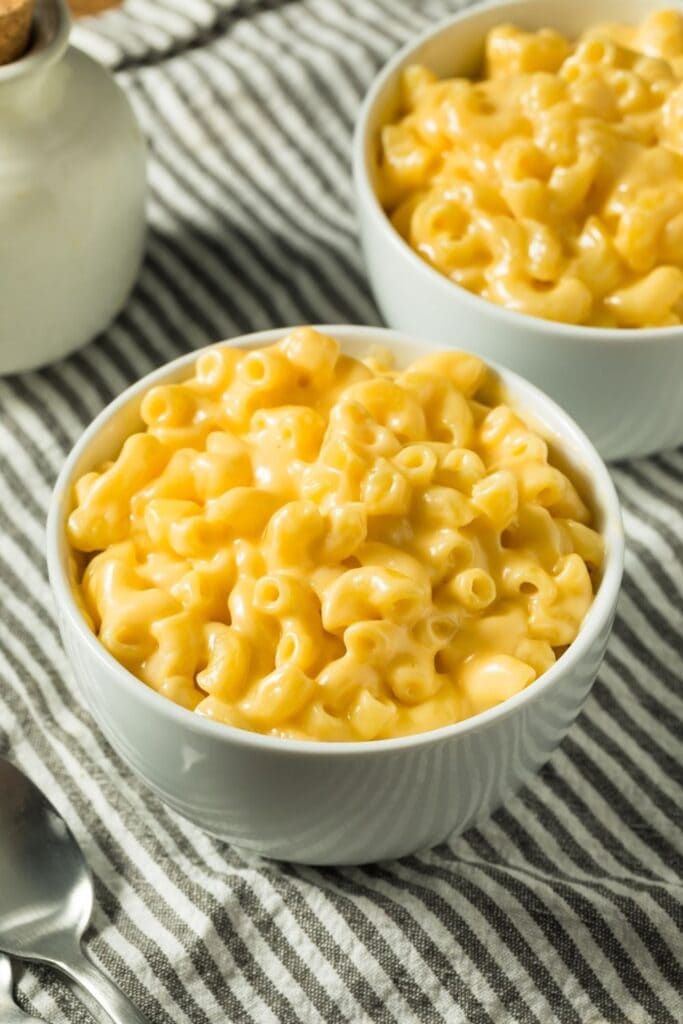 Creamy Mac and Cheese Pasta in a Bowl