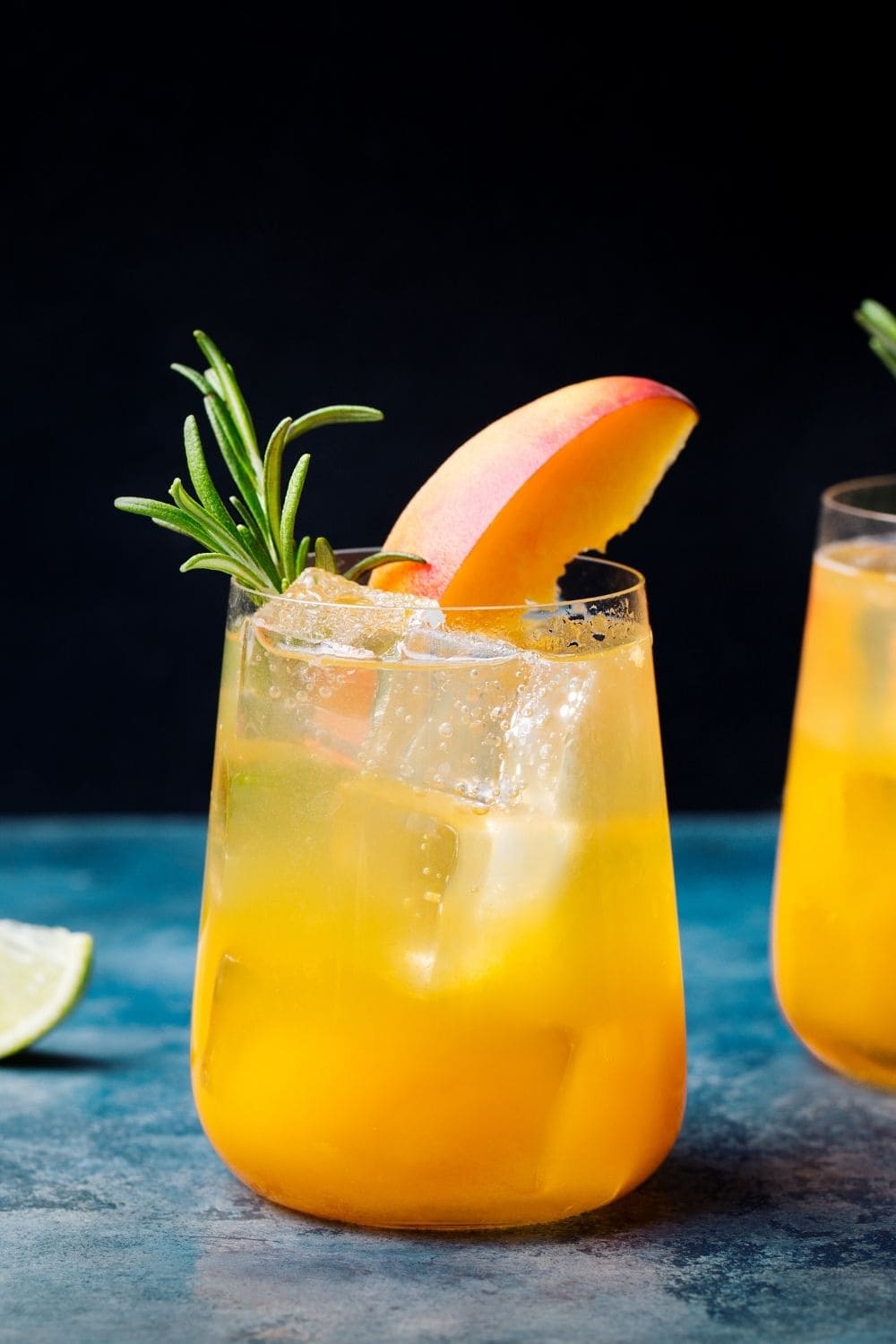 20 Best Peach Cocktails - Insanely Good