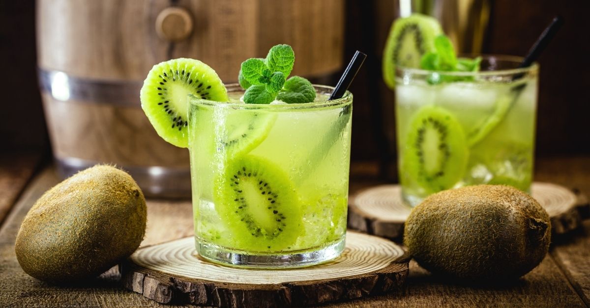Refreshing Kiwi Mojito Cocktail with Mint