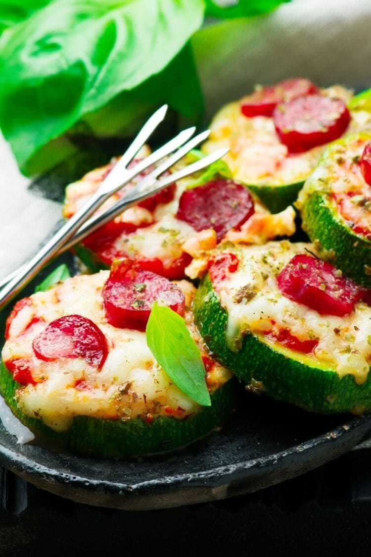 17 Healthy Zucchini Appetizers Insanely Good   Appetizing Zucchini Pizza Bites 750x1125 