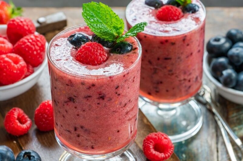 https://insanelygoodrecipes.com/wp-content/uploads/2021/11/Cold-Berry-Smoothies-with-Fresh-Strawberries-and-Blueberries-800x530.jpg