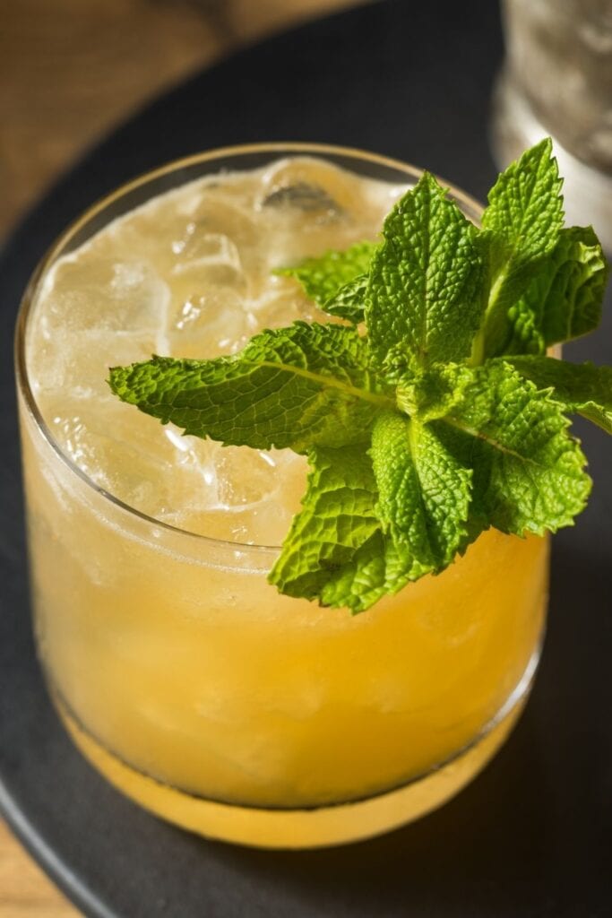 Refreshing Whiskey Smash with Lemon and Mint