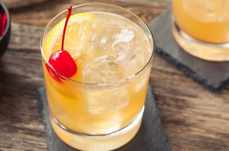 17 Vintage Cocktails to Bring Back