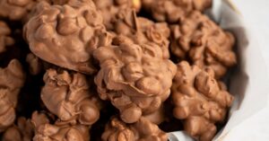 Sweet Homemade Crockpot Candy: Roasted Peanuts Covered with Chocolates