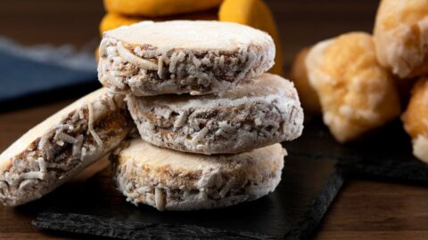 Sweet Guatemalan Sandies For Dessert