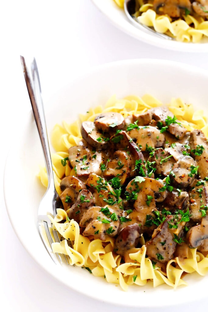 In this beef stroganoff recipe, tender beef and baby bella mushrooms are coated in a thick and creamy sauce.
Served over a bed of pasta. 
