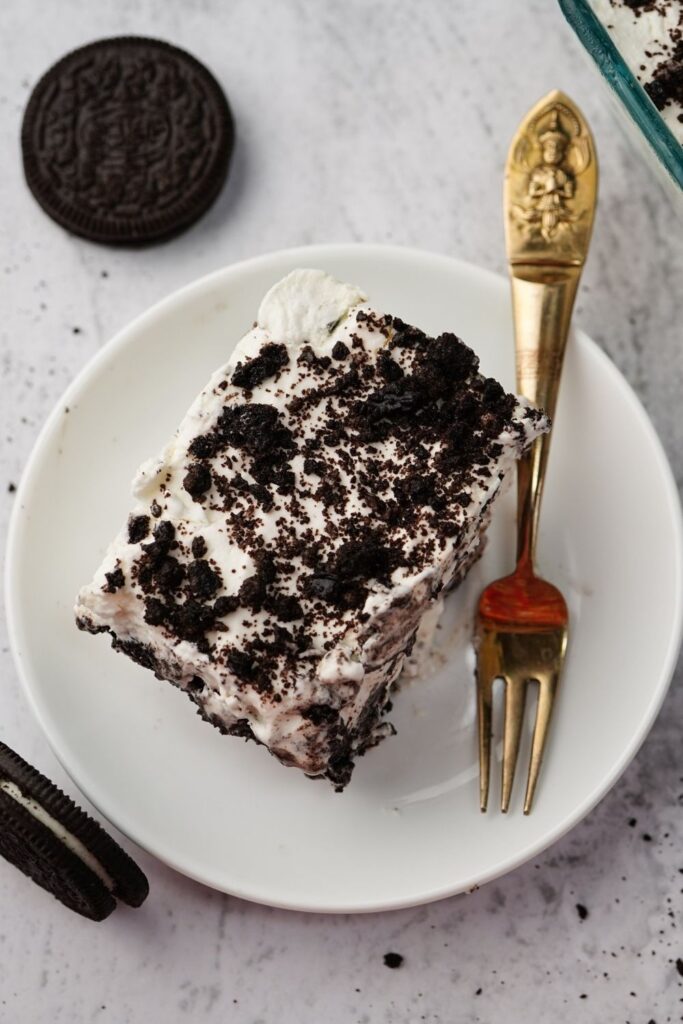 Cookies and Cream Icebox Cake in a Plate